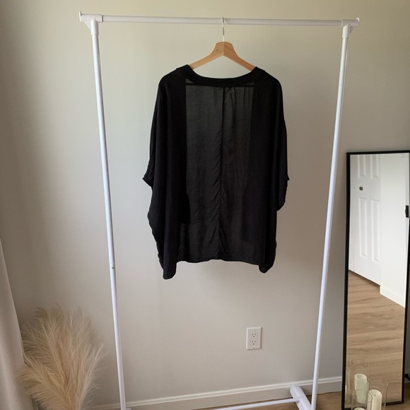 Aritzia - Cape / Shawl - Picture 3 of 3
